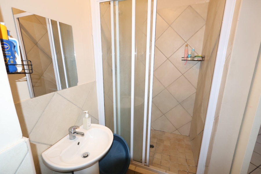 1 Bedroom Property for Sale in Vredenhof Sh Free State